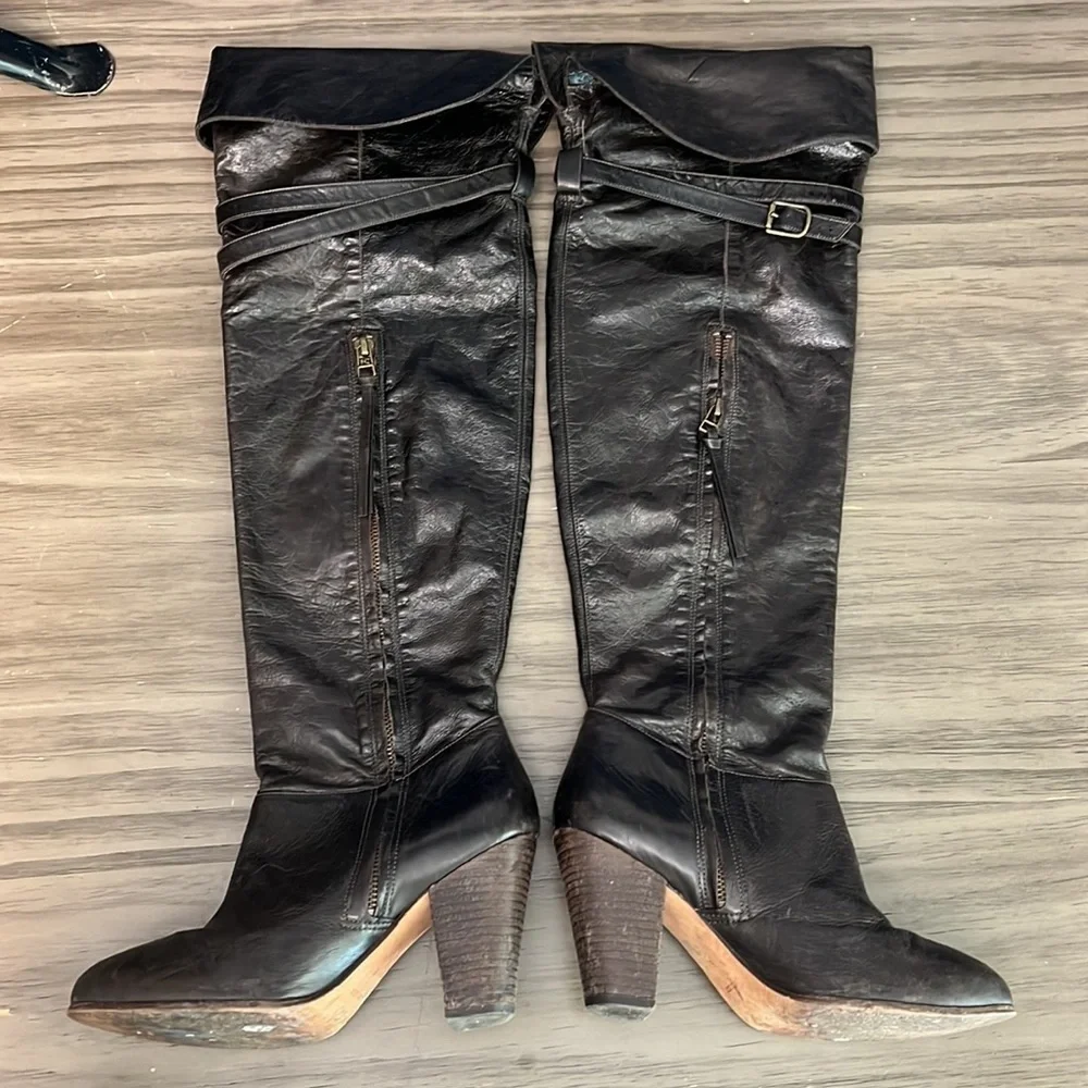 POUR LA VICTOIRE OVER THE KNEE BROWN LEATHER BADDIE BOOTS 8